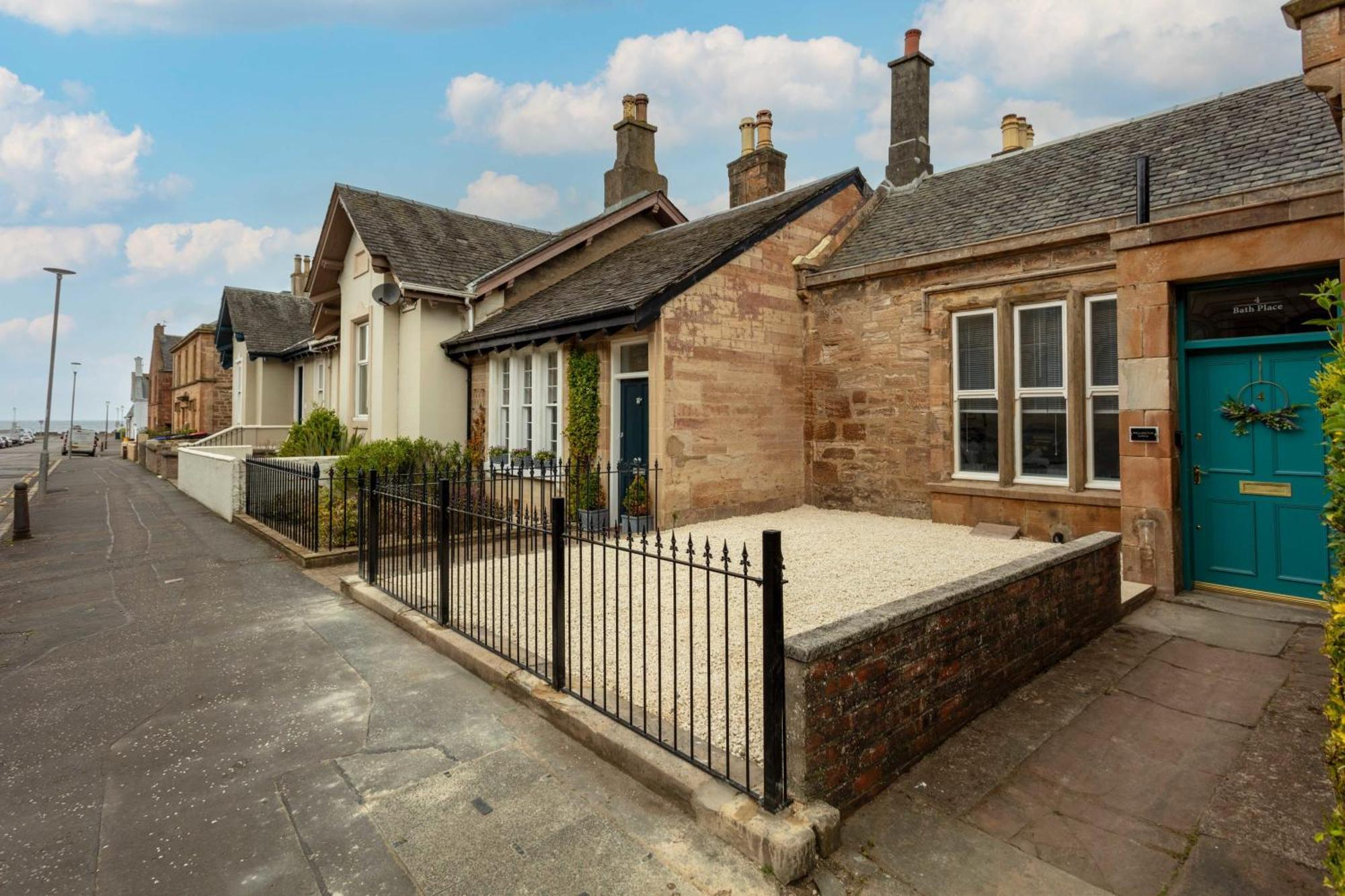 Wellington Lodge Ayr Bagian luar foto